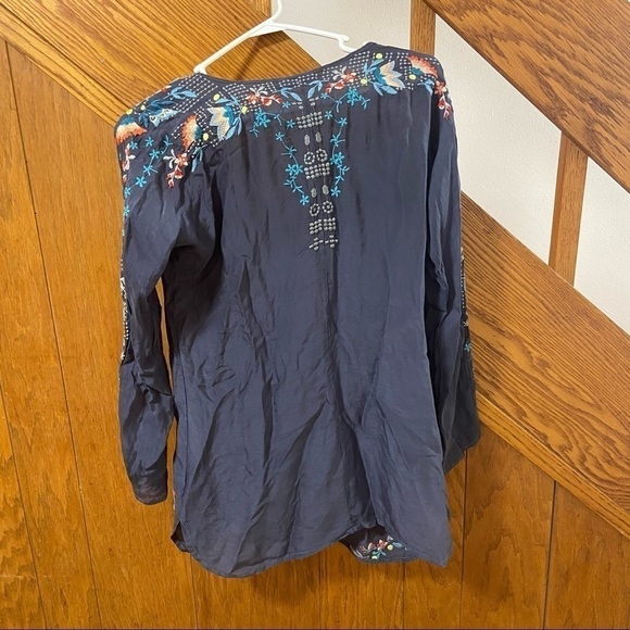 Johnny Was Julie Sunrise Embroidered Blouse Size XS - Picture 11 of 11